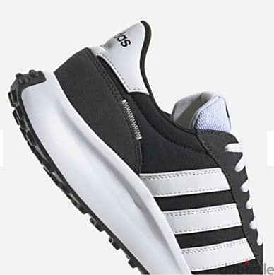 أحذيه Adidas أصليه جديده بأقل الأسعار للتواصل واتس فقط  01126570608 3