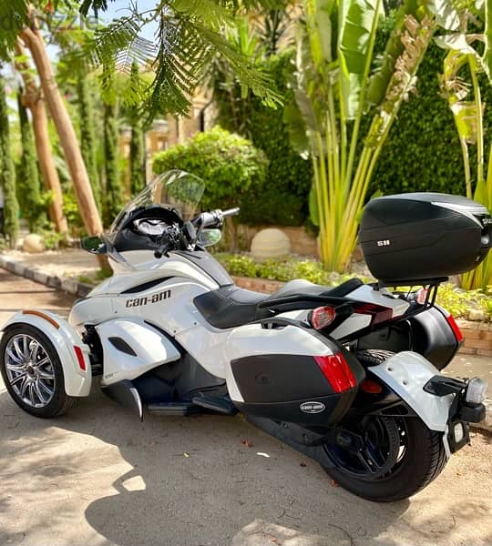 Canam Spyder ST Limited  Automatic 2