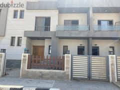 Townhouse for sale in Wissal Compound, immediate receipt, prime location, with an 8-year payment plan