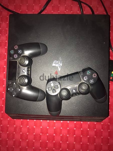 ps4 pro + 2 controllers 1