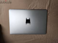 Macbook pro 15 inch 2015 I7, 16 gb ram, built in vga