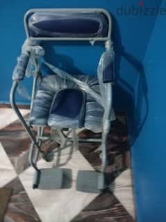 كرسي متحرك حمام مستعمل بحاله ممتازة المسنين 0