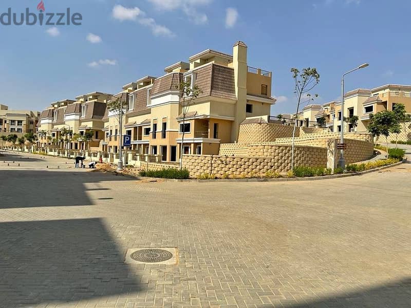 With a down payment of 1,725,000, own a villa in a prime location next to Madinaty. 4