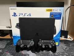 PS4 Slim 1TB, 2 Controllers