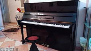 بيانو اكوستك نوع بالتيكا روسي  اصلي بصوت رائع ز حالة ممتازة