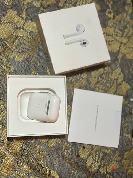 Apple Airpods 2 With Wireless Charging Case 3