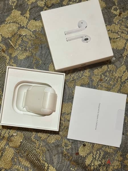 Apple Airpods 2 With Wireless Charging Case 4