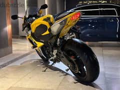 موتسيكل ريس
Suzuki GSXR 1000