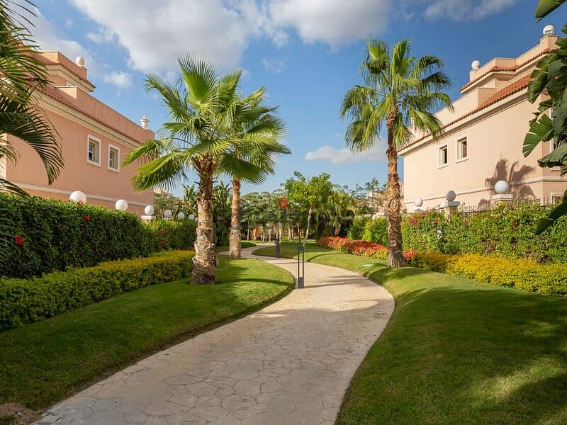 Twin house ready to move for sale in Cleopatra Palace Compound in front of Gate 1 Madinaty 2