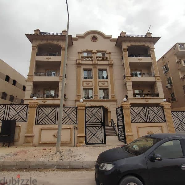 شقة للبيع ٢٣٥ متر٢ استلام فوري دور رابع على محور جمال عبدالناصر الحي١١ 0