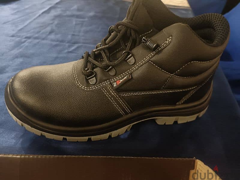 New Safety Boot size 43 3