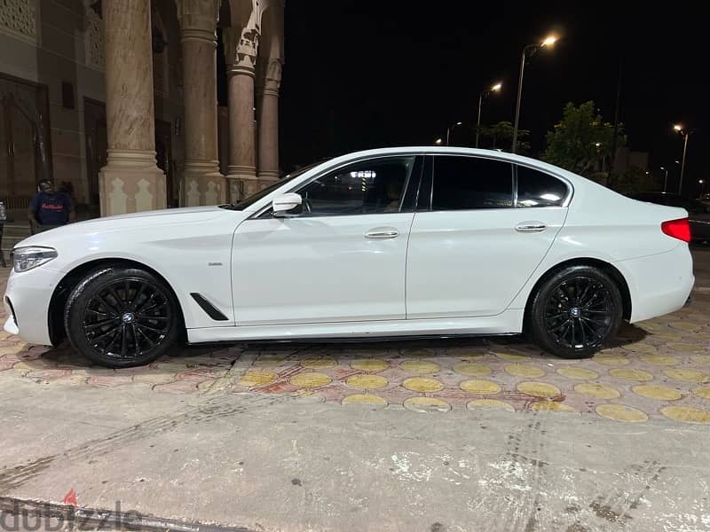 بي ام دبليو BMW 520 2018 luxury 3
