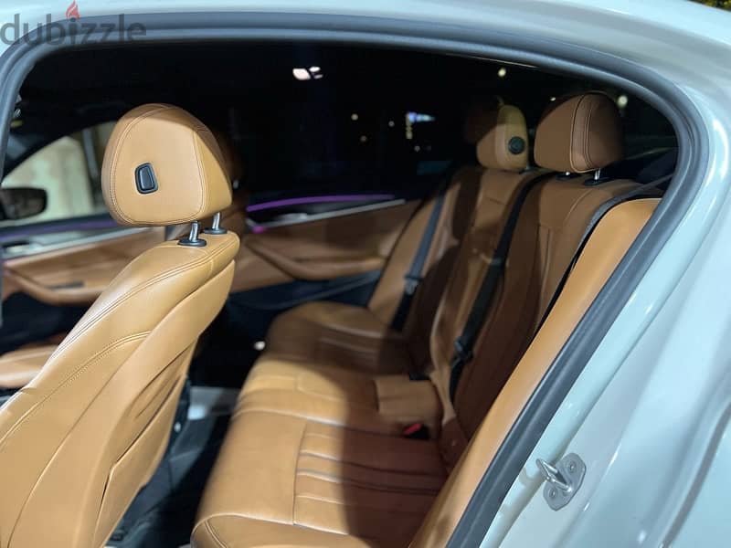 بي ام دبليو BMW 520 2018 luxury 6