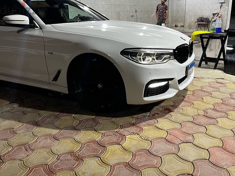 بي ام دبليو BMW 520 2018 luxury 8