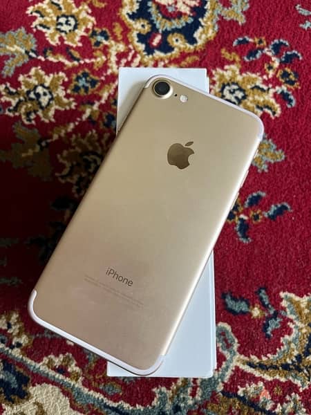 iPhone 7 32G Gold استخدام نظيف جداً بالعلبة 1