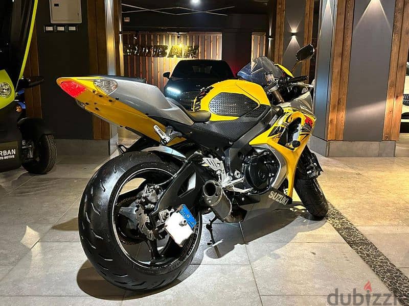 موتوسيكل ريس Suzuki GSXR 1000 11