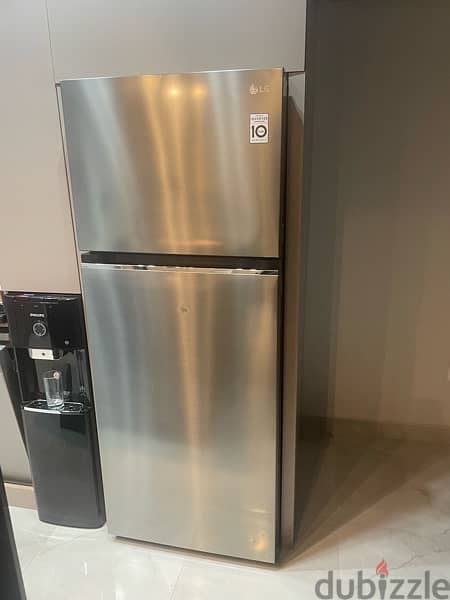 Used like new LG refrigerator for sale  تلاجه ال جي استعمال خفيف للبيع 4
