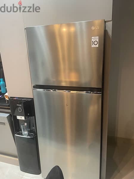 Used like new LG refrigerator for sale  تلاجه ال جي استعمال خفيف للبيع 5