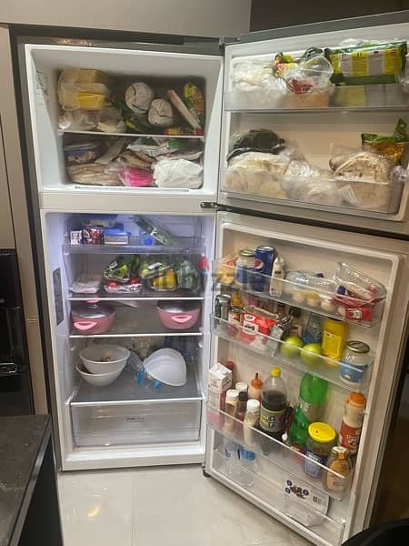 Used like new LG refrigerator for sale  تلاجه ال جي استعمال خفيف للبيع 6