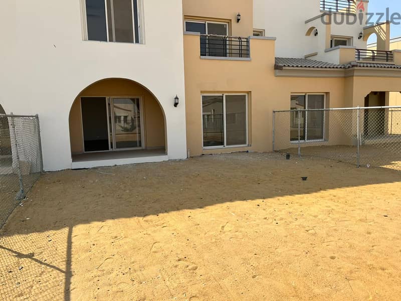 Townhouse 287m Middle for sale in Uptown by Emaar Prime location 4