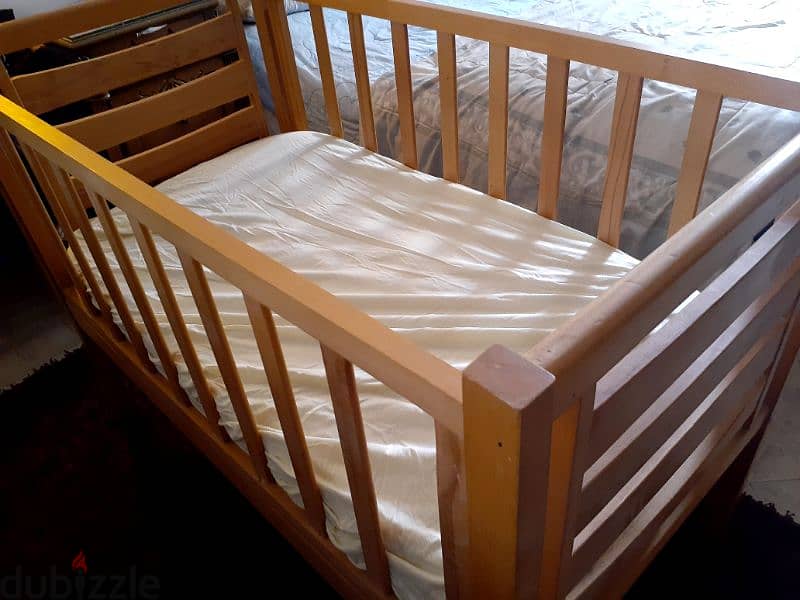 سرير اطفال استعمال بسيط جدا بحاله الجديد 3