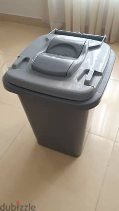 Kitchen trash bin storage 60 litres