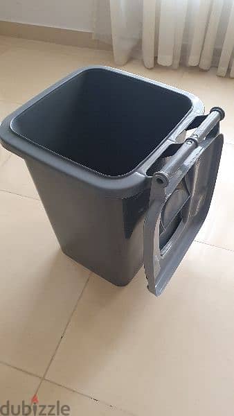 Kitchen trash bin storage 60 litres 4