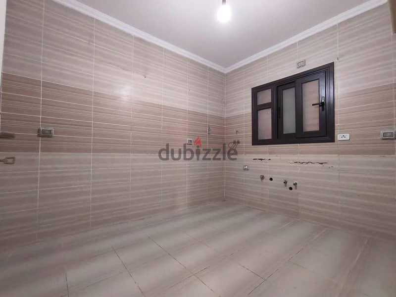 Apartment for sale: 140 sqm + 50 sqm garden in Group 83, one of the best phases in Madinaty B8. 17