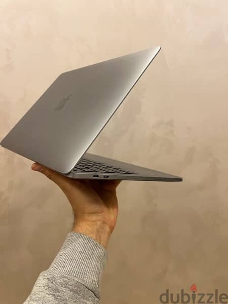 MacBook Pro (13-inch, 2020, 2GHz, i5, 16GB, 1TB) 8