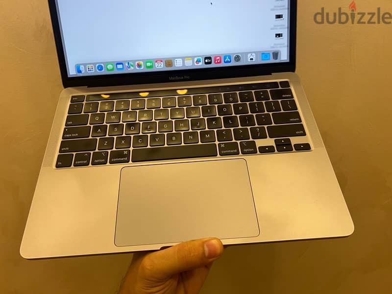 MacBook Pro (13-inch, 2020, 2GHz, i5, 16GB, 1TB) 12
