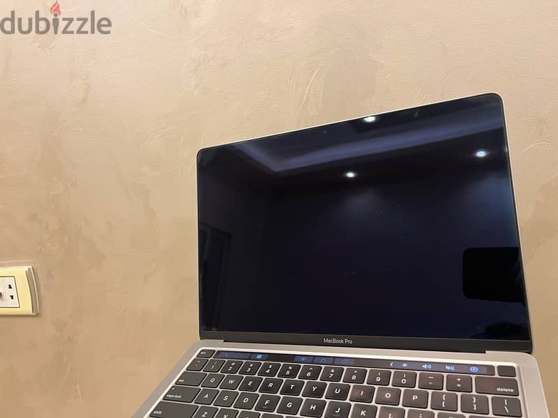 MacBook Pro (13-inch, 2020, 2GHz, i5, 16GB, 1TB) 14