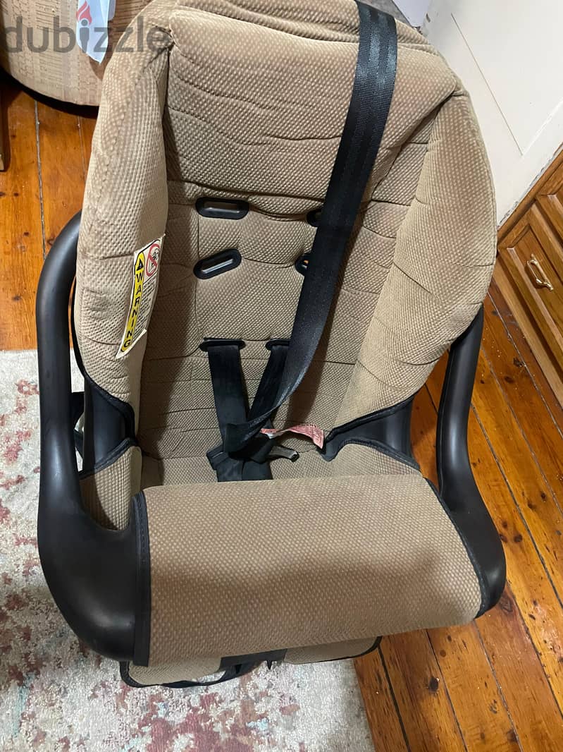 Cosco car seat / كرسي السيارة Cosco 1