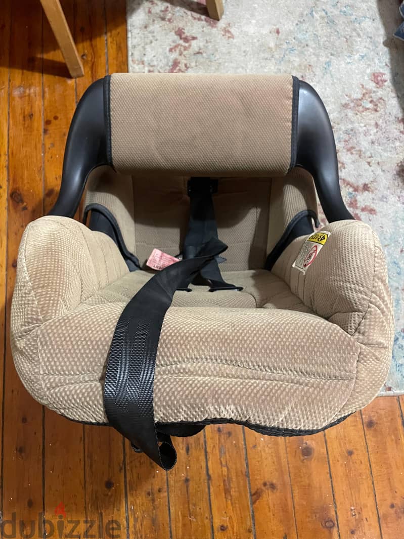 Cosco car seat / كرسي السيارة Cosco 4