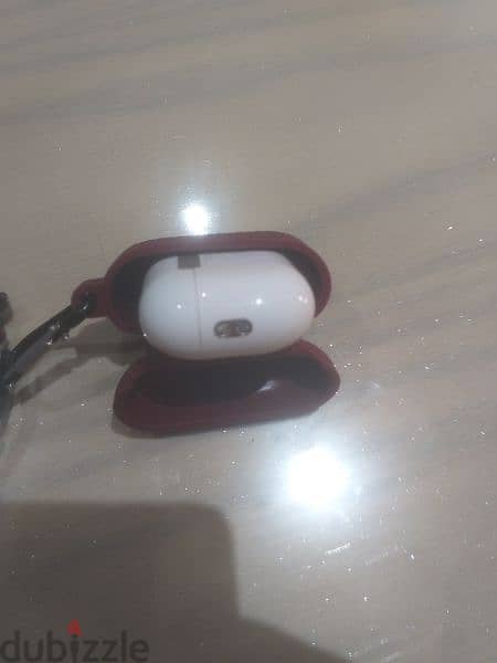 air pods 2 (orignal  charging case only) 3