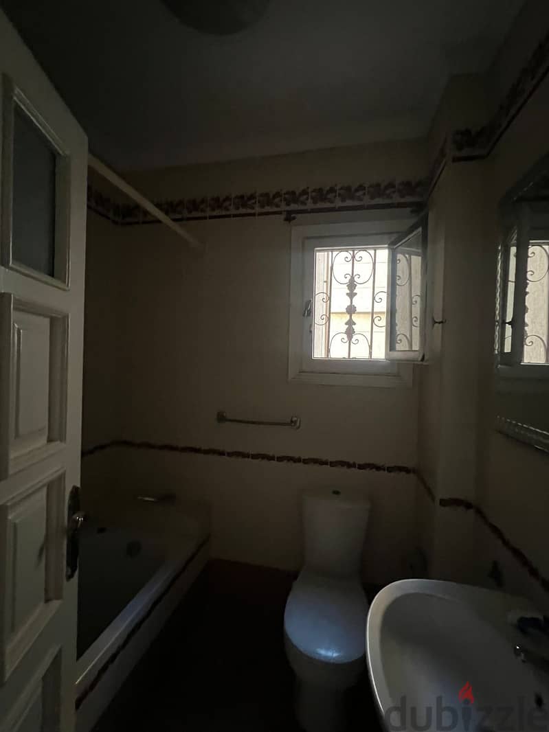 Duplex for sale in Beverly Hills, area 150 sqm, garden 110 sqm, 3 rooms and 3 bathrooms 6