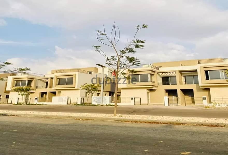 With the lowest down payment, a 70 sqm apartment for sale in comfortable installments in Palm Hills New Cairo 6