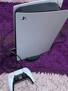 PlayStation 5 Disc with one controller