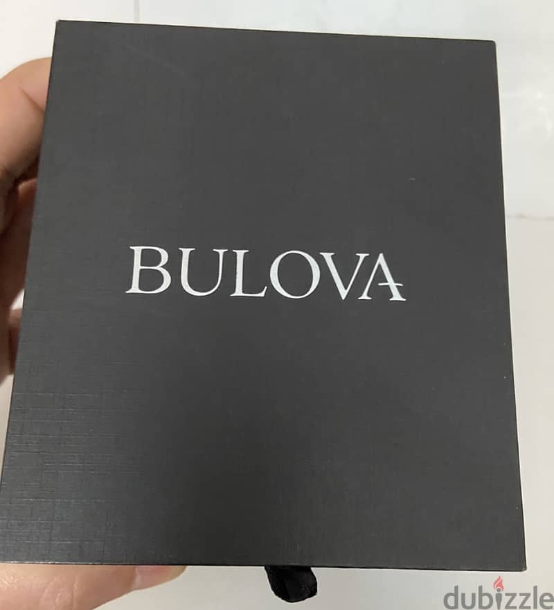 جديده لم تستعمل اطلاقا بالعلبه والكتالوج والضمان Original BULOVA Quart 8