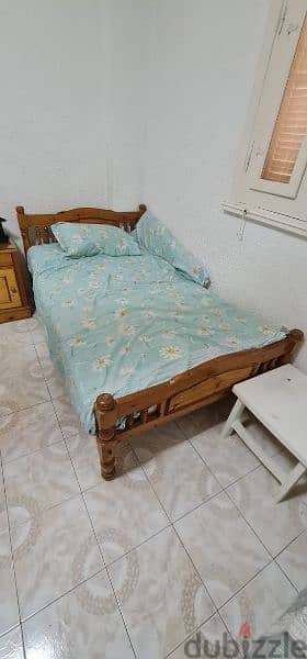 سرير خشب 2