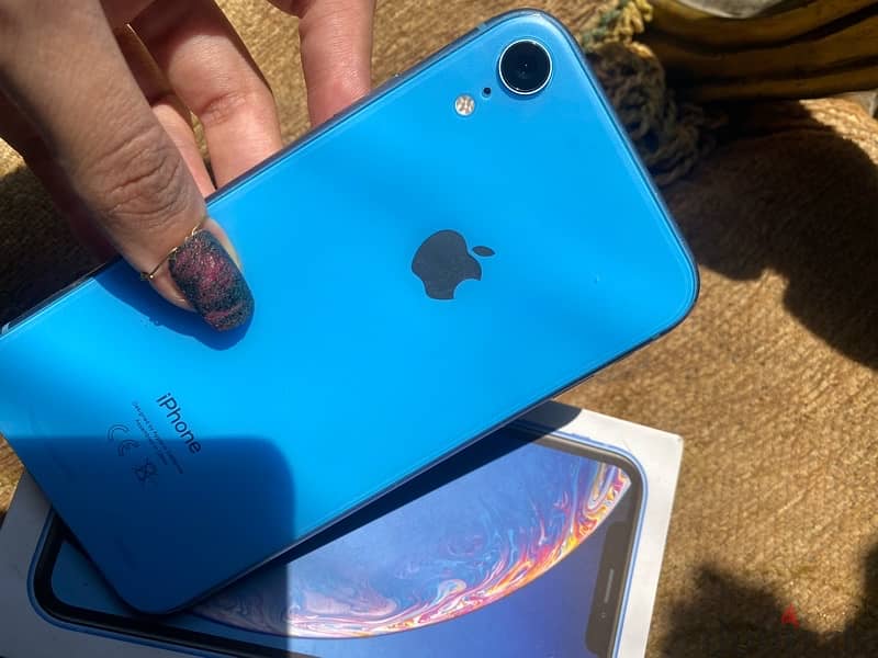 IPhone XR 128 blue with box 2