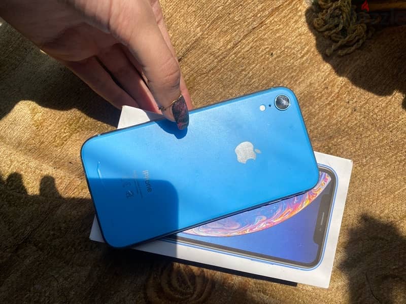 IPhone XR 128 blue with box 11