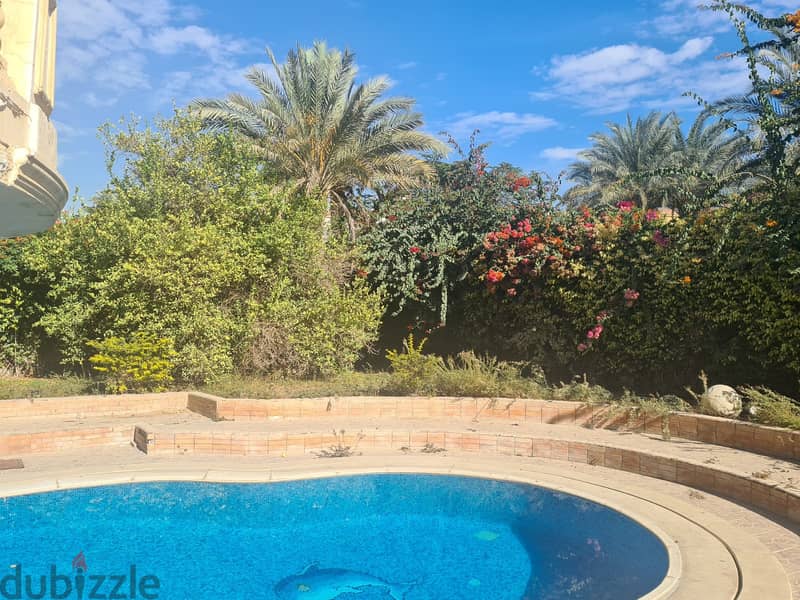 Independent villa for sale    Address: Marina City, First Settlement, next to Swan Lake and Al Nakheel    Land: 1,340 square meters  Buildings: 1,000 5