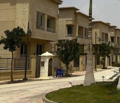 The last villa for sale in Sheikh Zayed at the old price with a swimming pool next to Palm Hills Direct on Dahshur Road