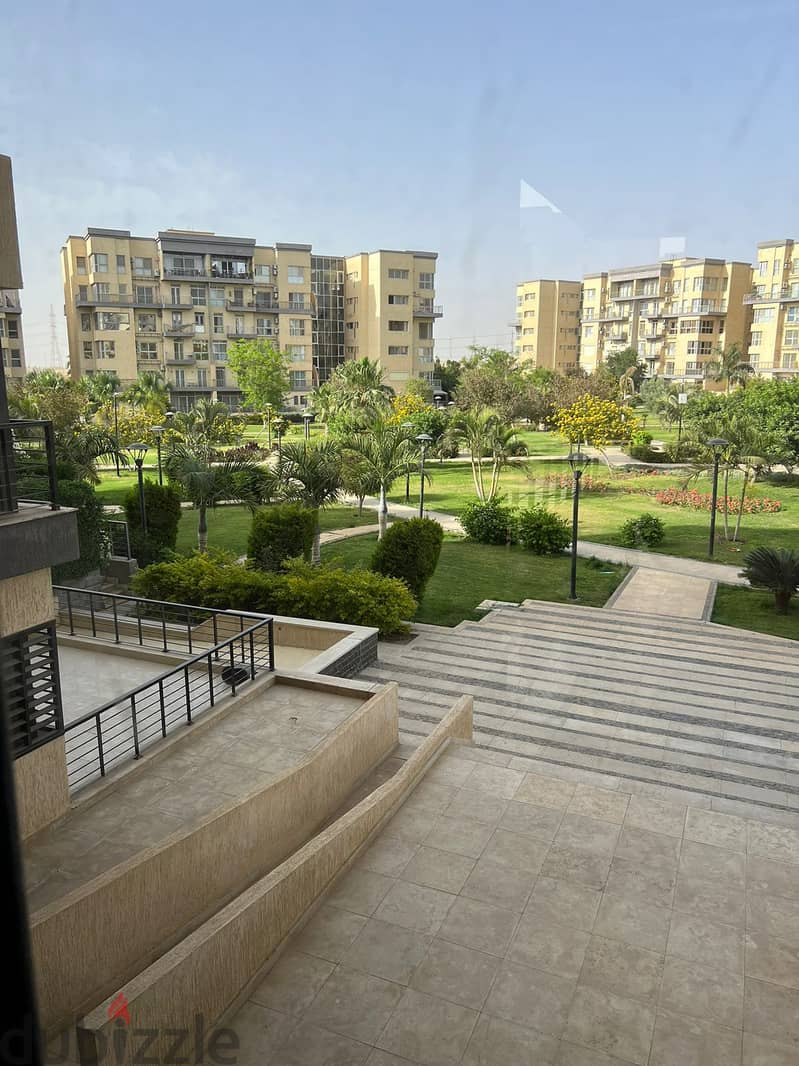 Apartment for sale, 178 square meters, in Group 83, one of the most prestigious phases in Madinaty, with a wide garden view in B8. 3