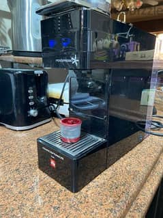 illy Y3.2 iperEspresso espresso and coffee machine