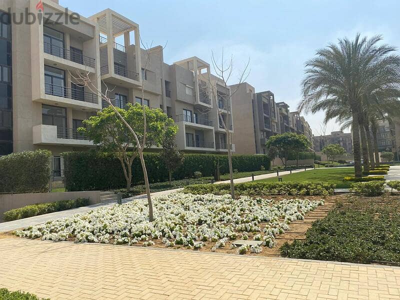 Apartment 205m with private garden for sale in Fifth square  El Marasem 5