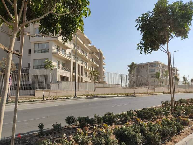 Amazing Town House Prime Location , Fully Finished with Kitchen and Ac's For Sale at Uptown Cairo - Emaar 8