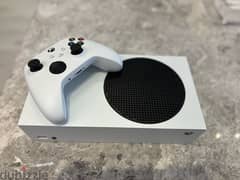Xbox series S 512 GB, Used ONLY for 6 months 0