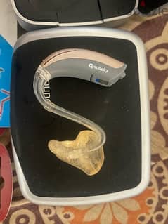 2 new hearing aid  ٢سماعة طبية لم يستخدما ولا مره