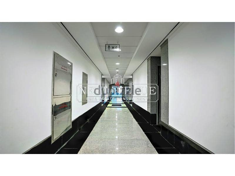 Office 470 sqm for rent at CFC prime location 4
